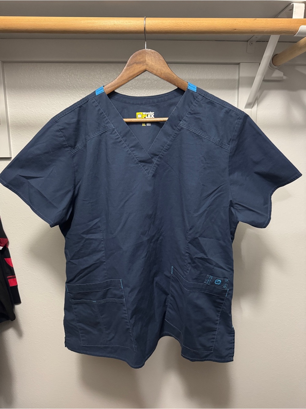 Wonder flex Navy scrub top XL